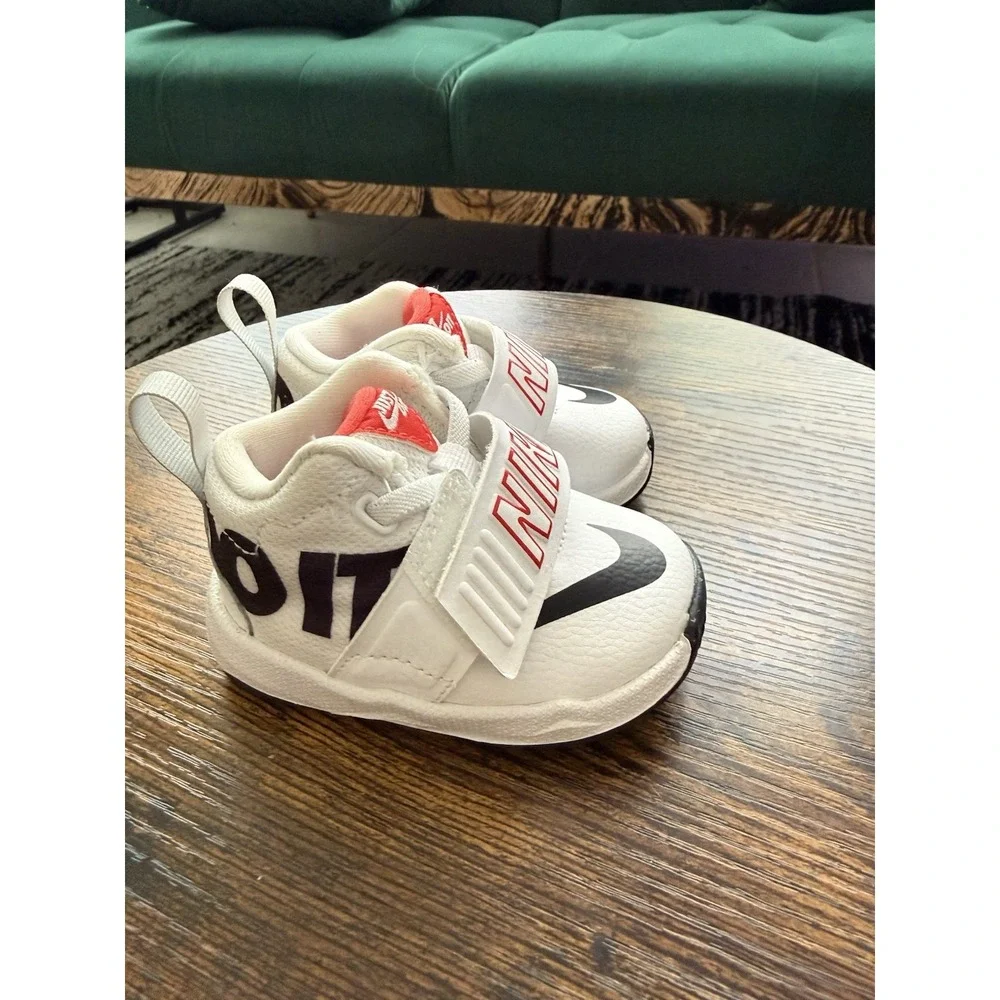 NIKE Team Hustle D8 Just Do It Shoes White #AQ9978-100 Infant/Toddler Sz 3c